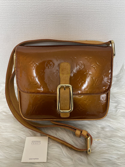 Louis Vuitton Brown Shoulder Bags A-16524