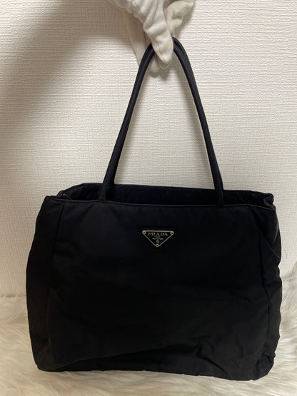 Prada Black Tote Bags A-16527