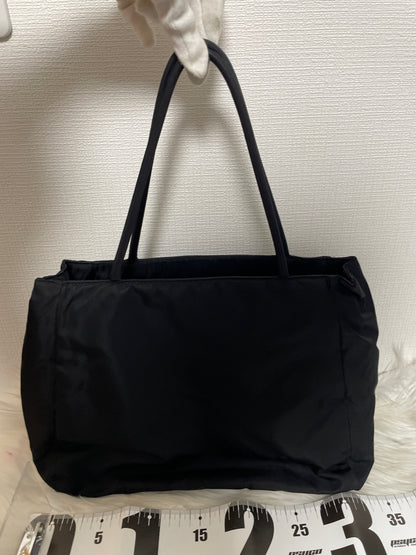 Prada Black Tote Bags A-16527