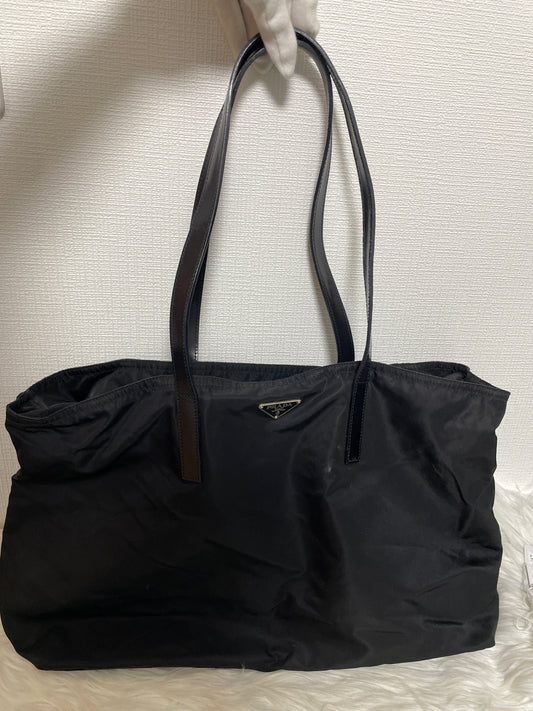 Prada Black Tote Bags A-16550