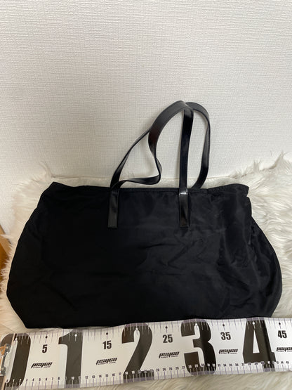 Prada Black Tote Bags A-16550