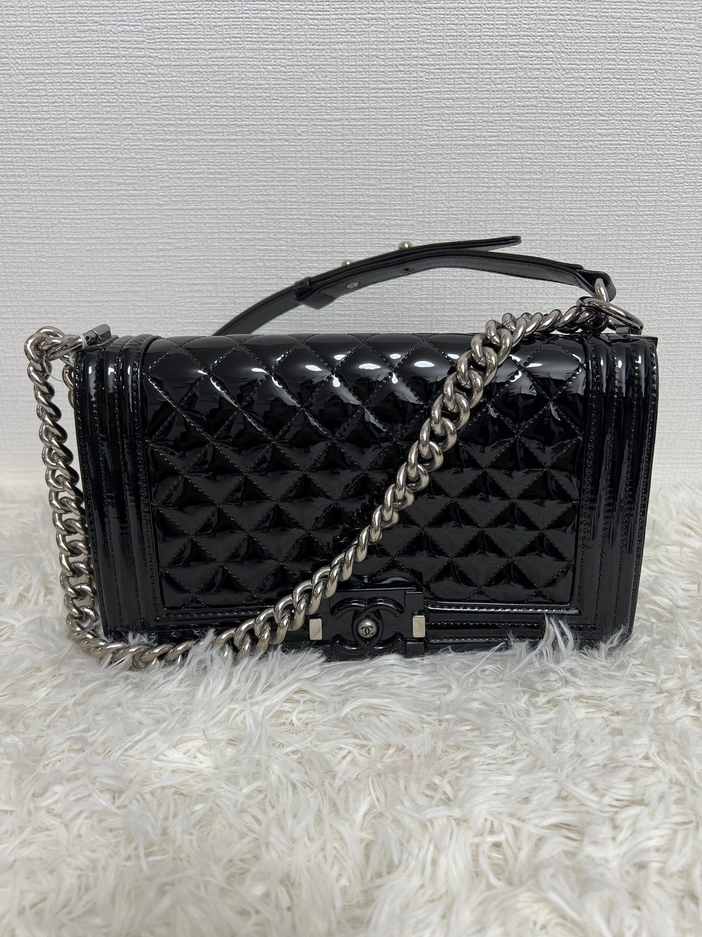 Chanel Black Shoulder Bags A-16580