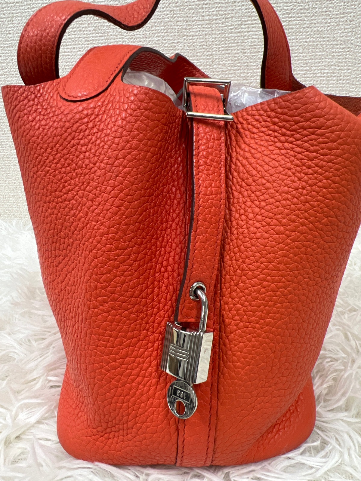 Hermes Orange Shoulder Bags A-16589