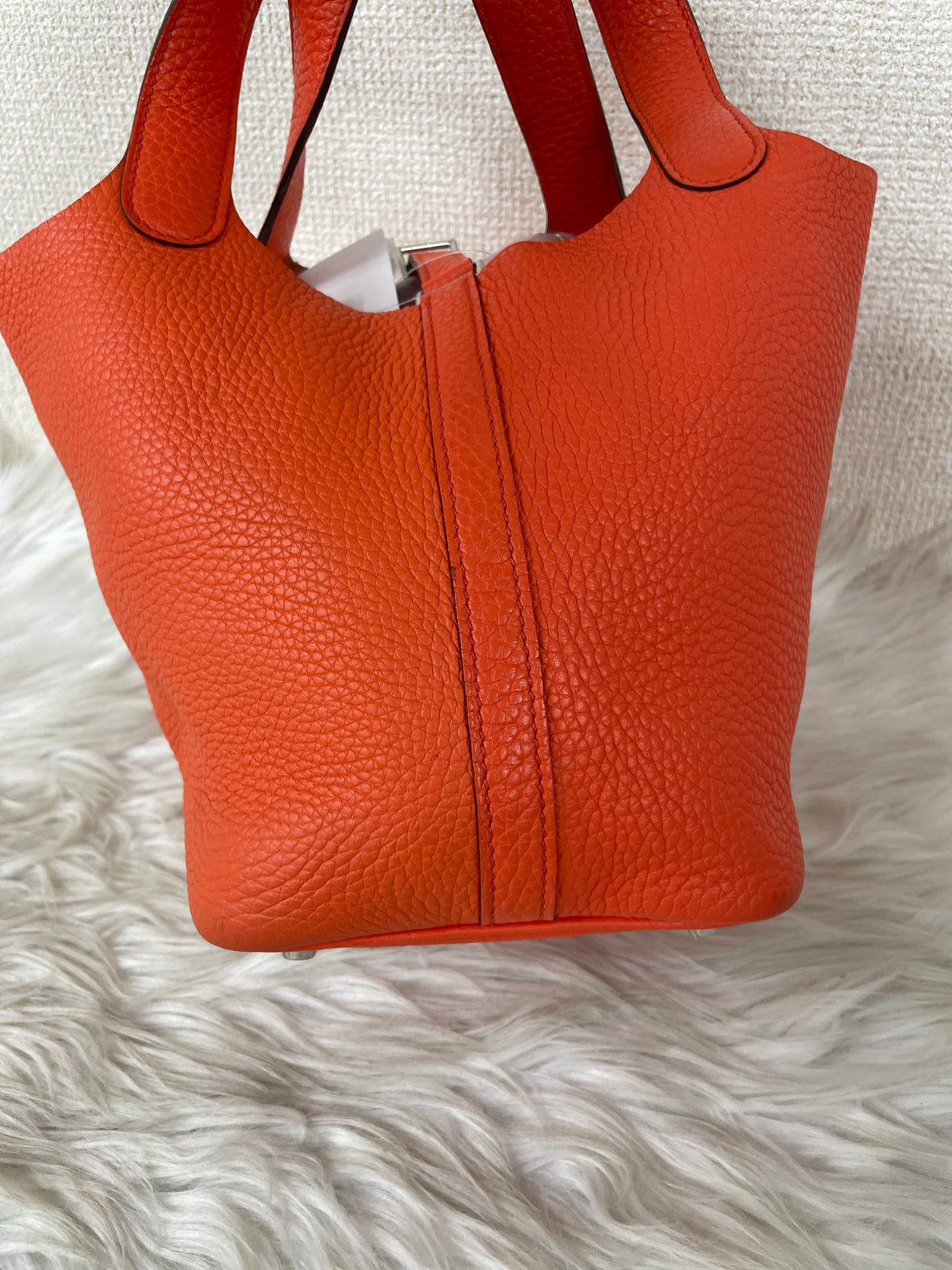 Hermes Orange Shoulder Bags A-16589