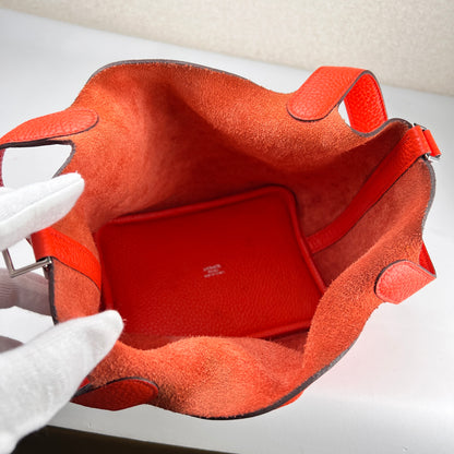 Hermes Orange Shoulder Bags A-16589