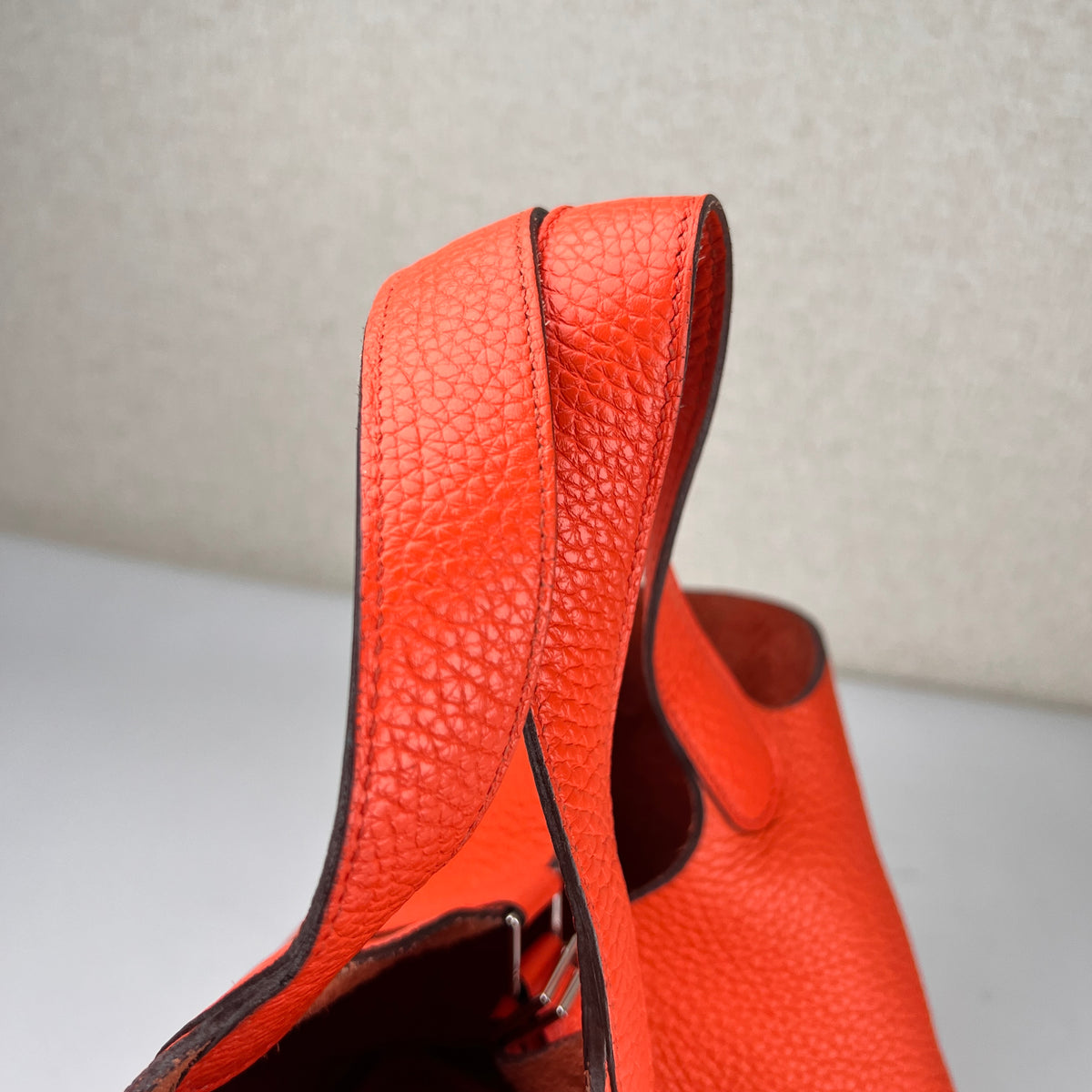 Hermes Orange Shoulder Bags A-16589