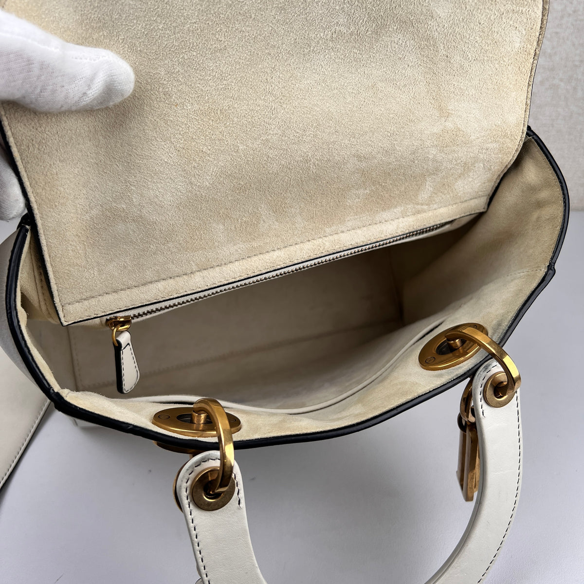 Dior White Shoulder Bags A-16591