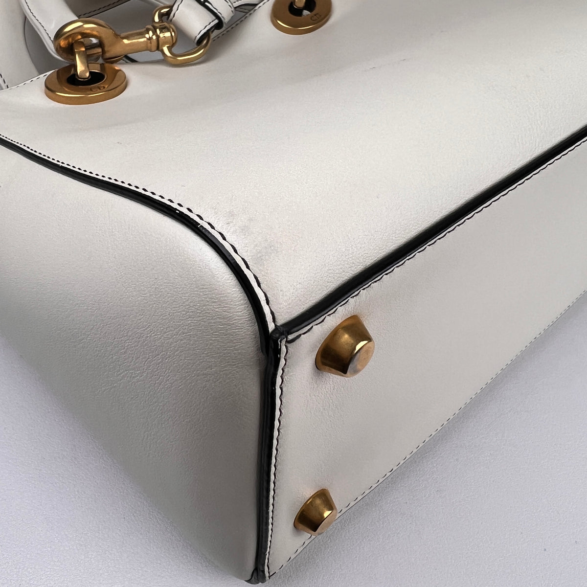 Dior White Shoulder Bags A-16591