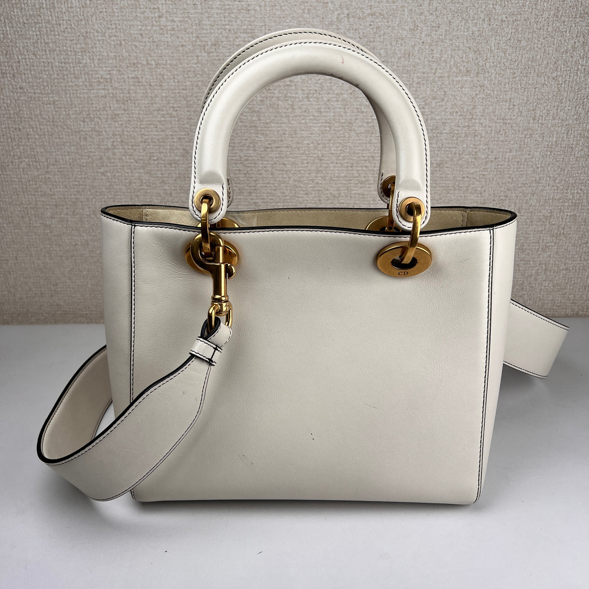 Dior White Shoulder Bags A-16591