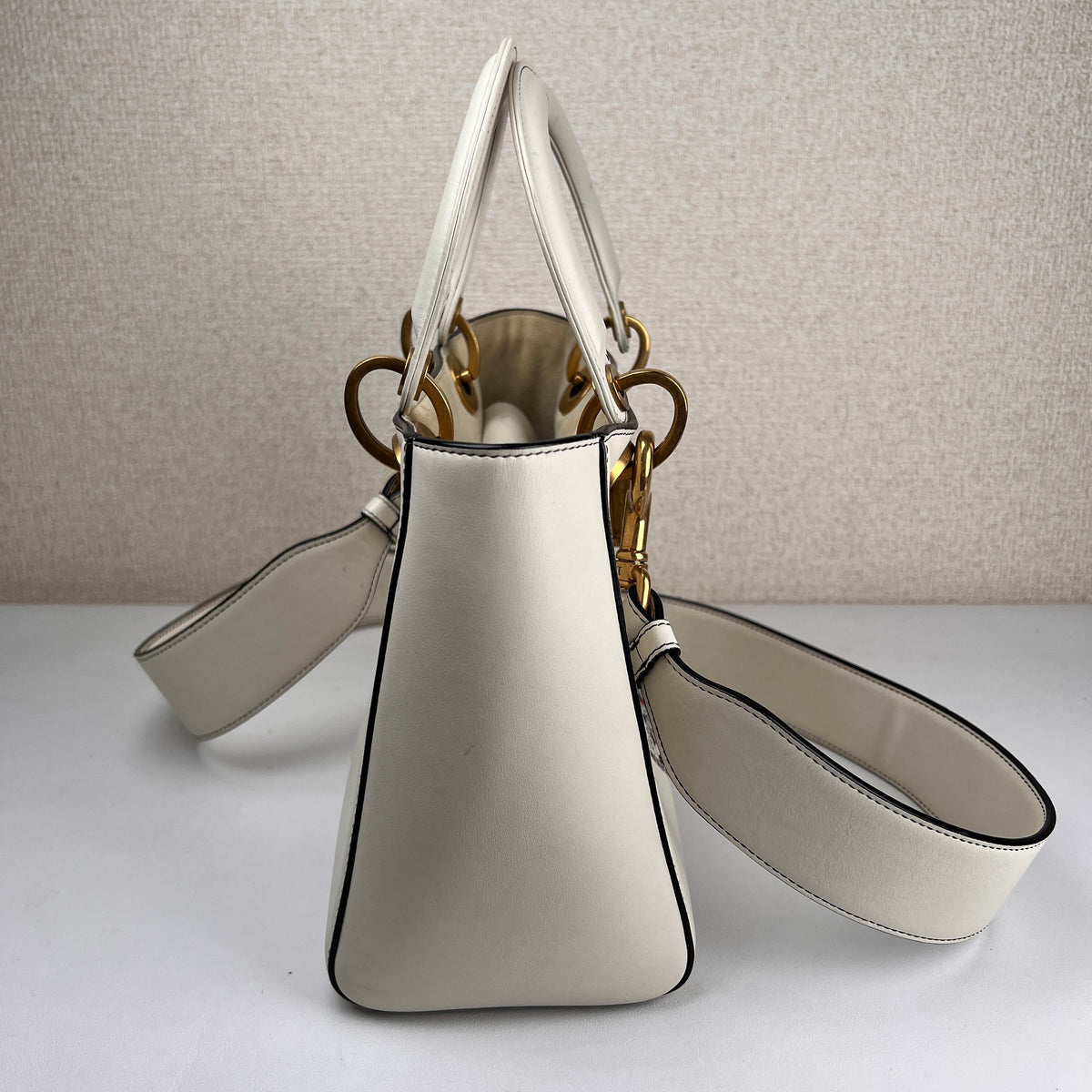 Dior White Shoulder Bags A-16591