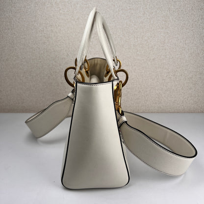 Dior White Shoulder Bags A-16591