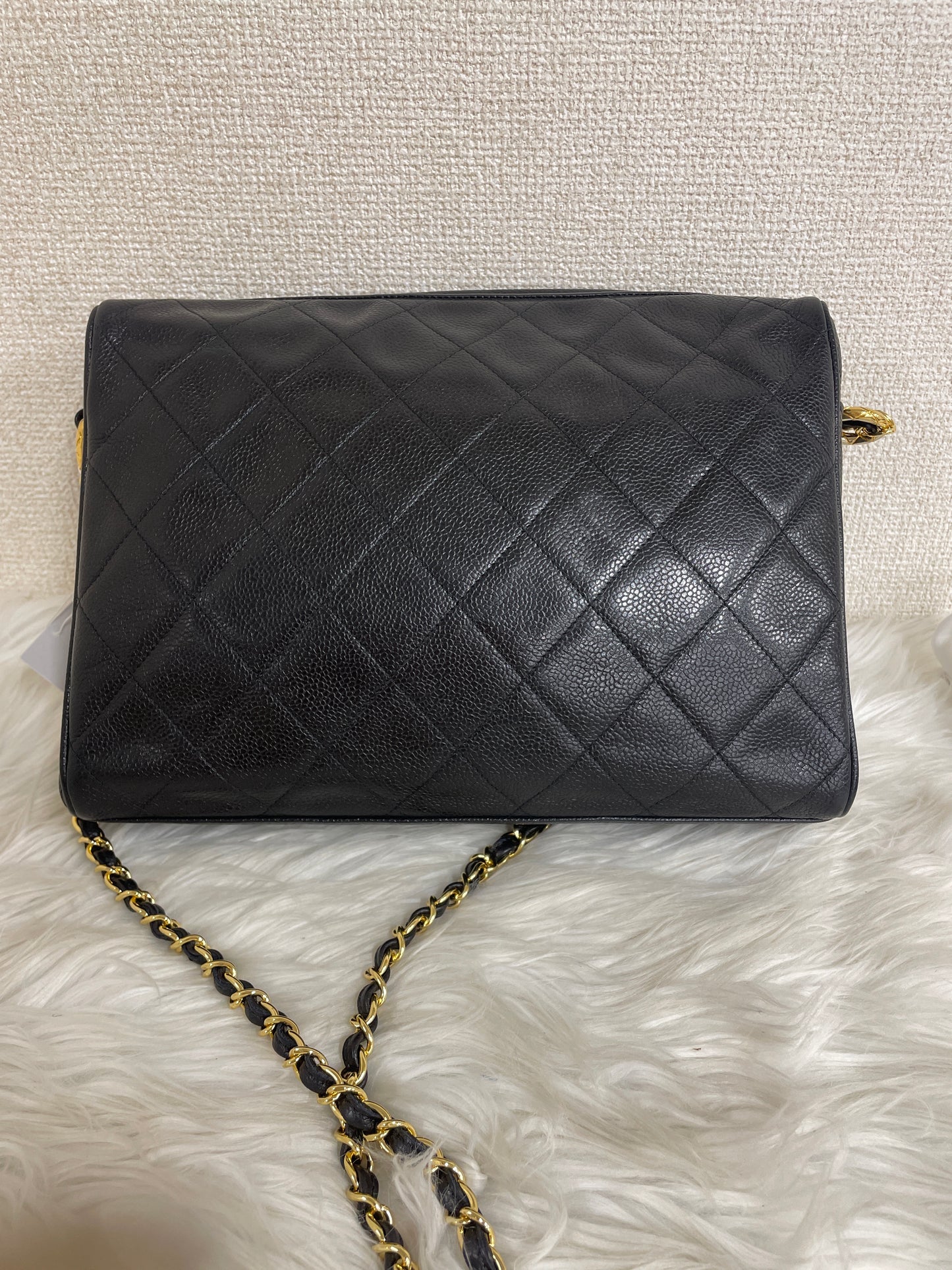 Chanel Black Shoulder Bags A-16603