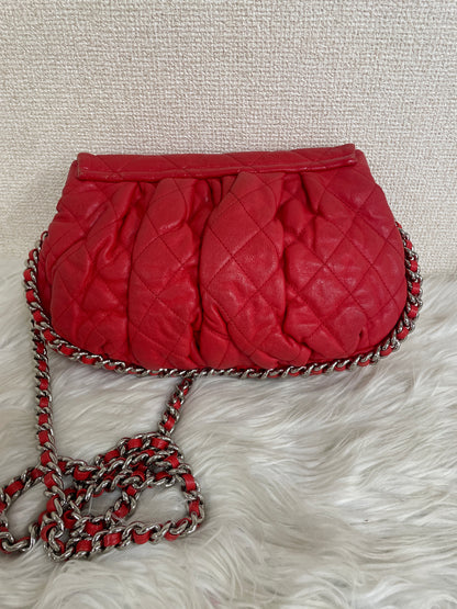 Chanel Red Shoulder Bags A-16604
