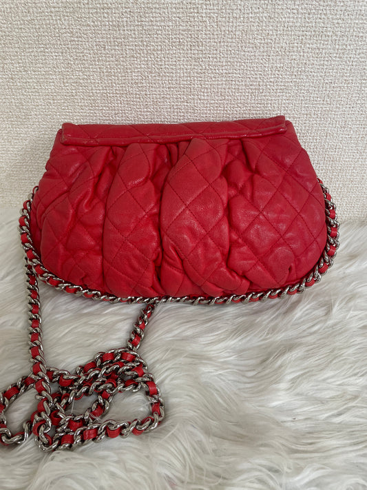 Chanel Red Shoulder Bags A-16604