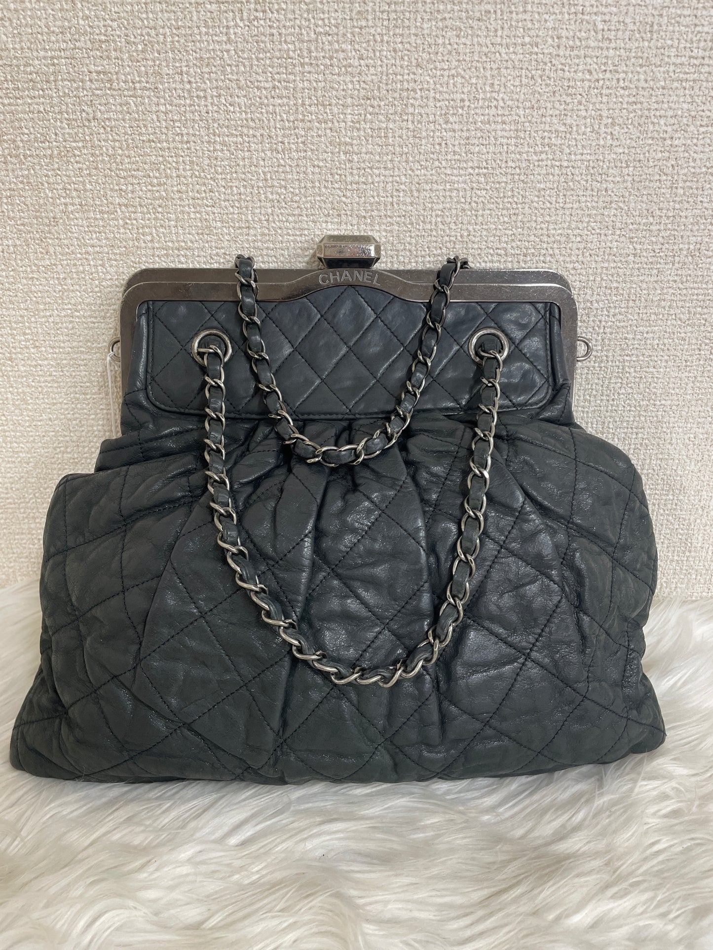 Chanel Navy Shoulder Bags A-16605