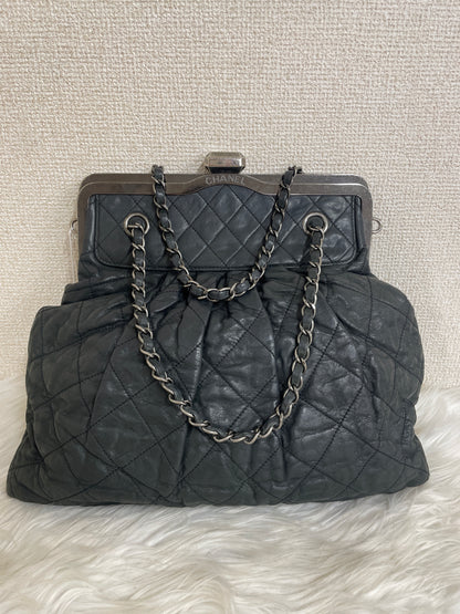 Chanel Navy Shoulder Bags A-16605