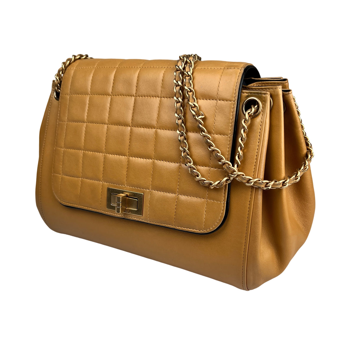 Chanel Beige Shoulder Bags A-16606