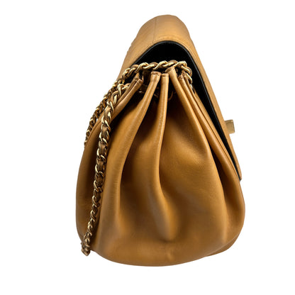 Chanel Beige Shoulder Bags A-16606