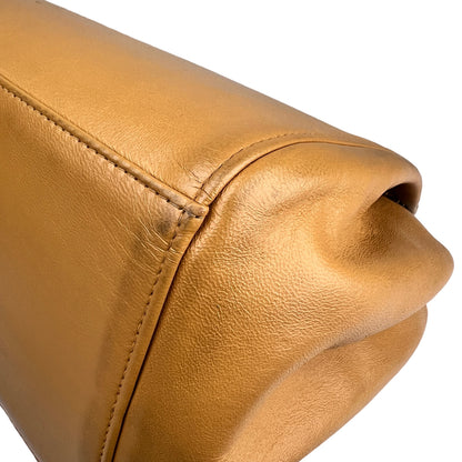 Chanel Beige Shoulder Bags A-16606