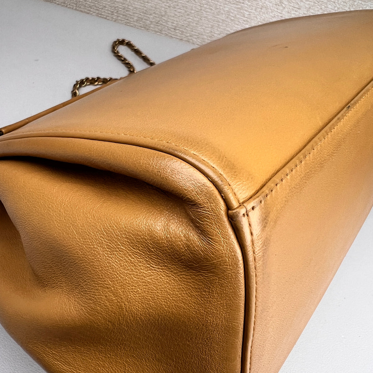 Chanel Beige Shoulder Bags A-16606
