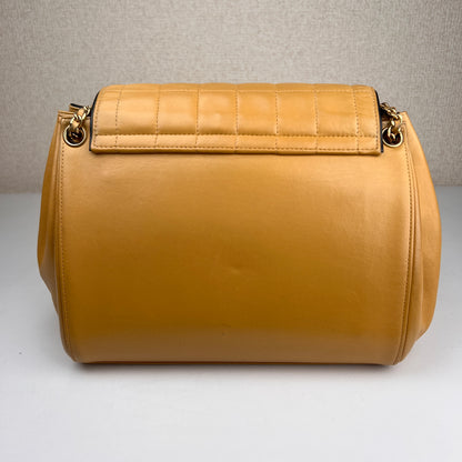 Chanel Beige Shoulder Bags A-16606