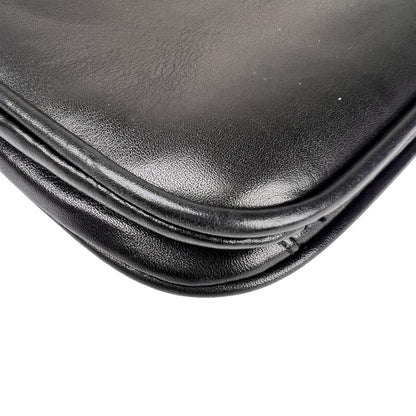 Chanel Black Shoulder Bags A-16609