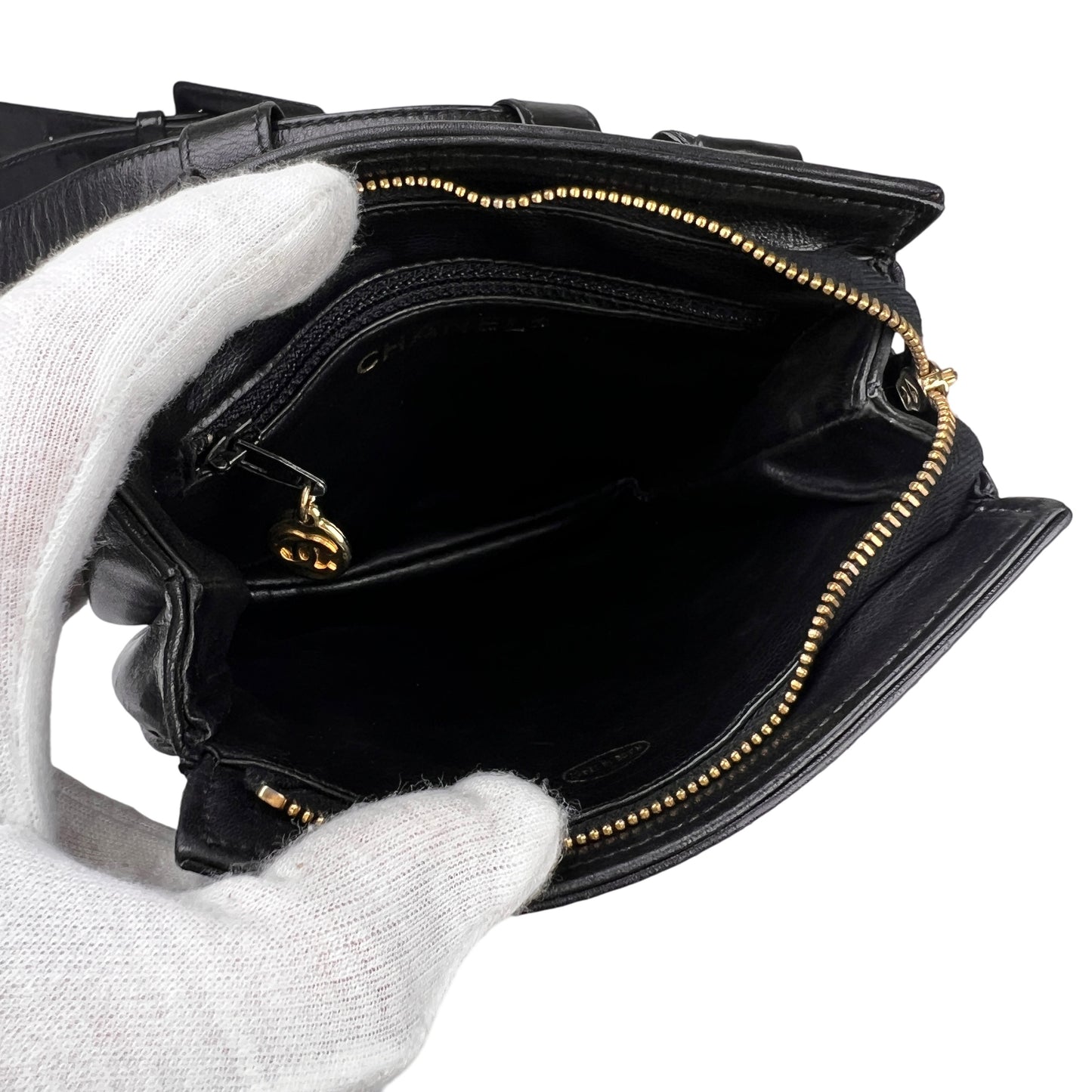 Chanel Black Shoulder Bags A-16609
