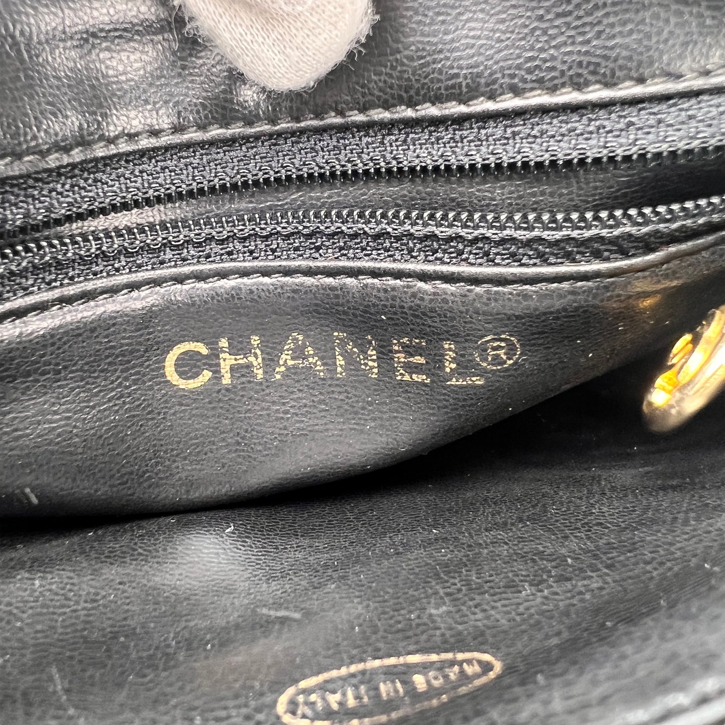 Chanel Black Shoulder Bags A-16609