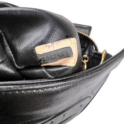 Chanel Black Shoulder Bags A-16609