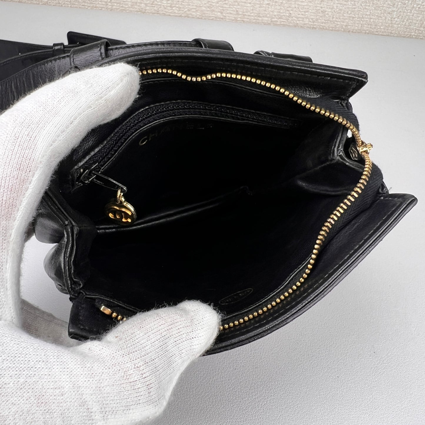 Chanel Black Shoulder Bags A-16609