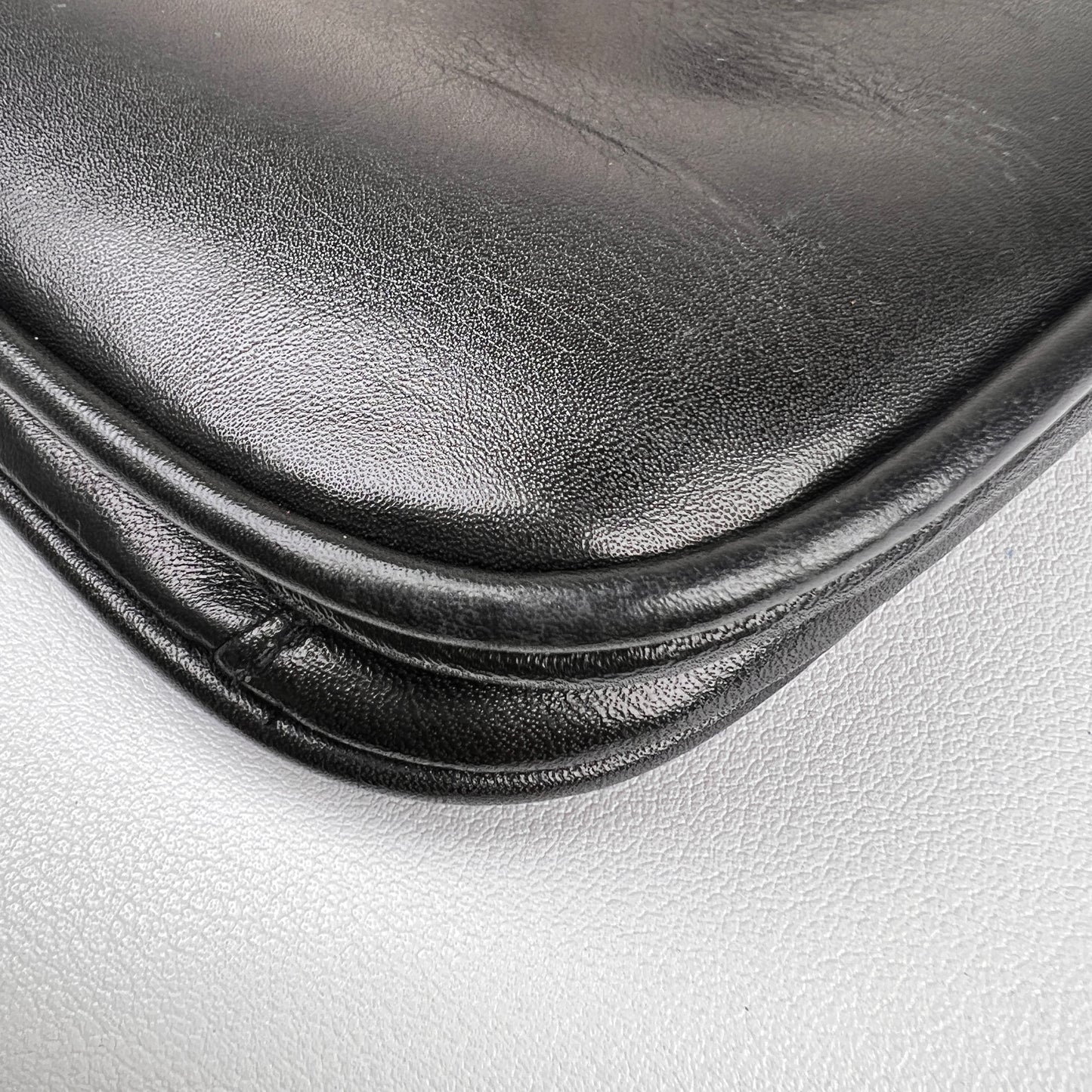 Chanel Black Shoulder Bags A-16609