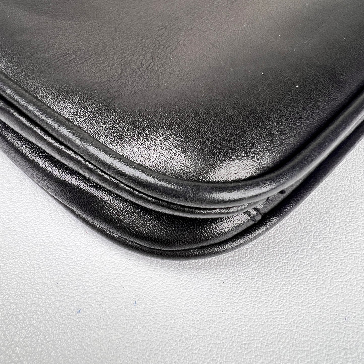 Chanel Black Shoulder Bags A-16609