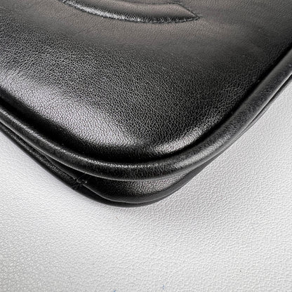 Chanel Black Shoulder Bags A-16609