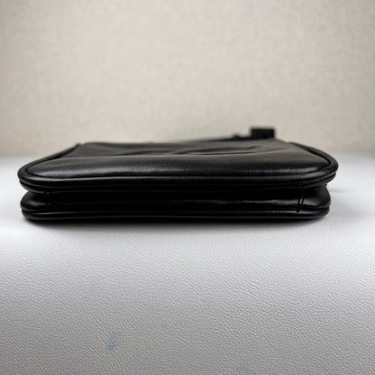 Chanel Black Shoulder Bags A-16609