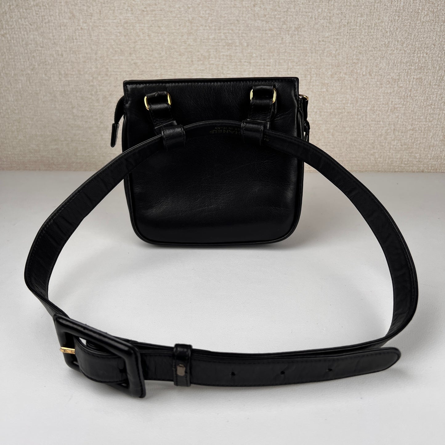 Chanel Black Shoulder Bags A-16609