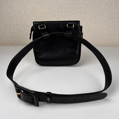 Chanel Black Shoulder Bags A-16609