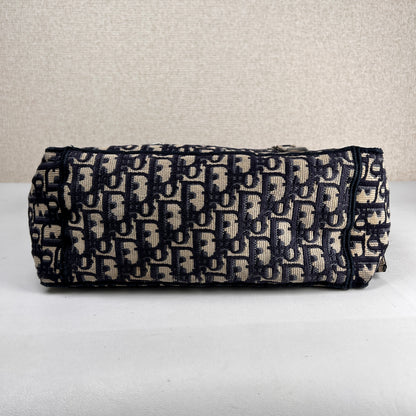 Dior Navy Shoulder Bags A-16610