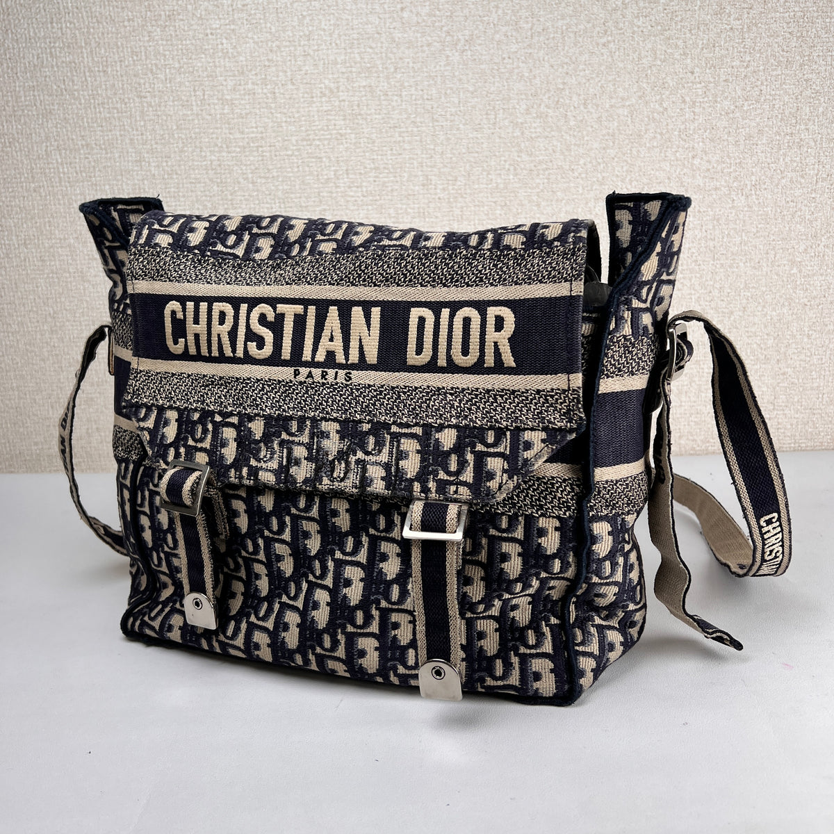 Dior Navy Shoulder Bags A-16610