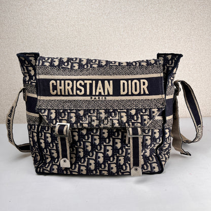 Dior Navy Shoulder Bags A-16610