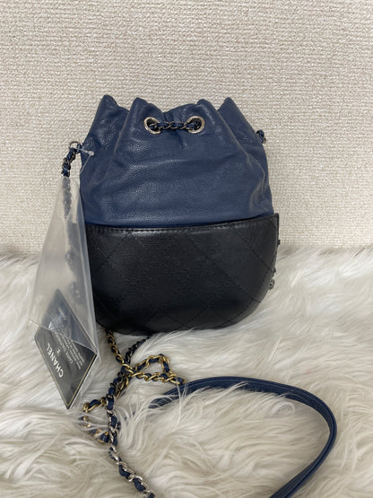 Chanel Navy Shoulder Bags A-16615