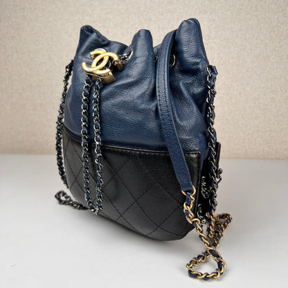 Chanel Navy Shoulder Bags A-16615