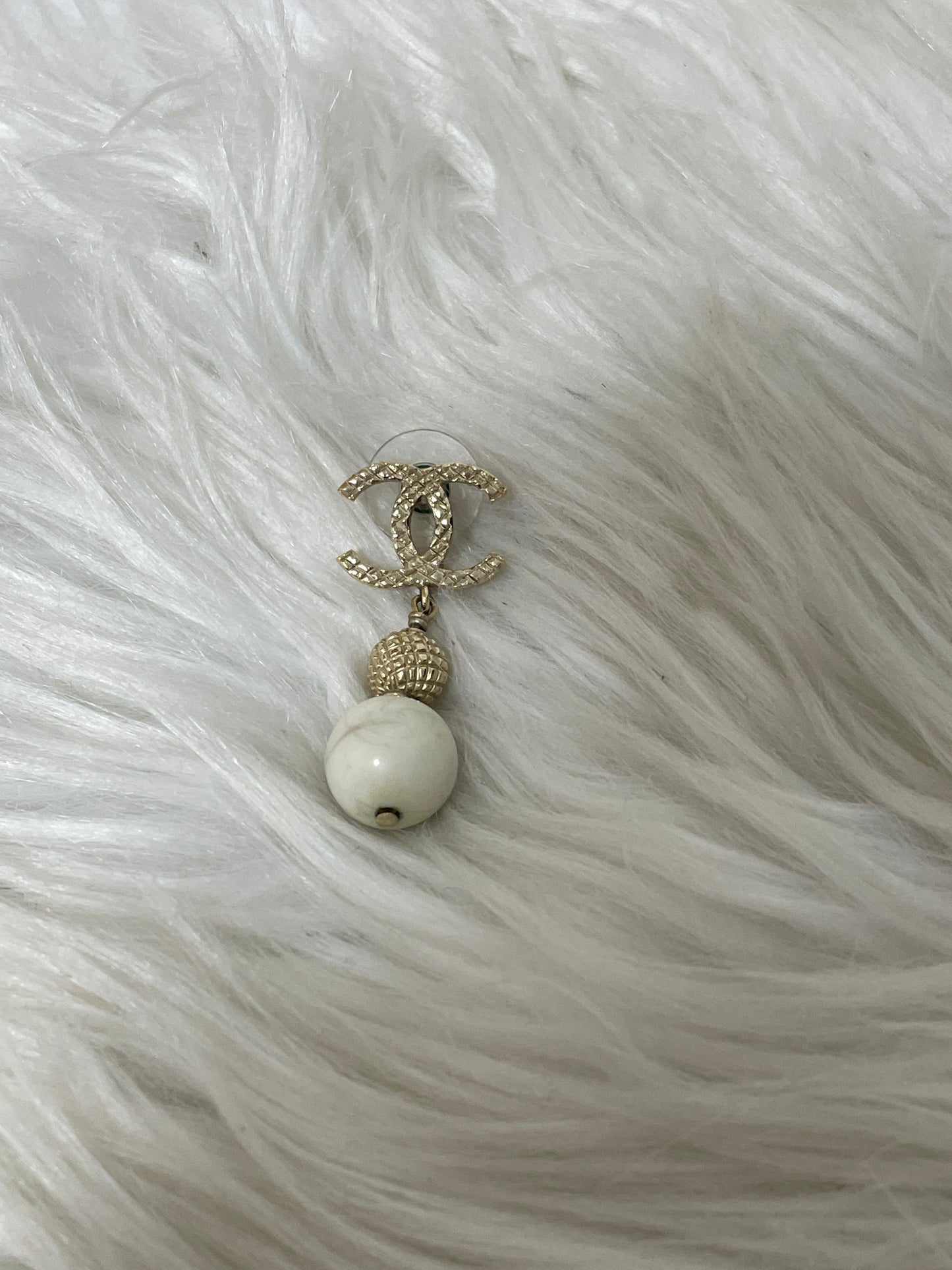 Chanel Gold Earrings A-16638