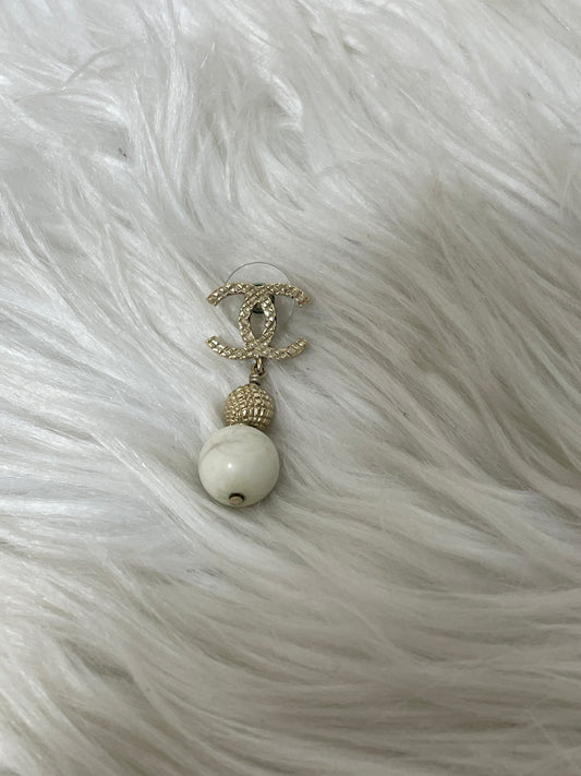 Chanel Gold Earrings A-16638
