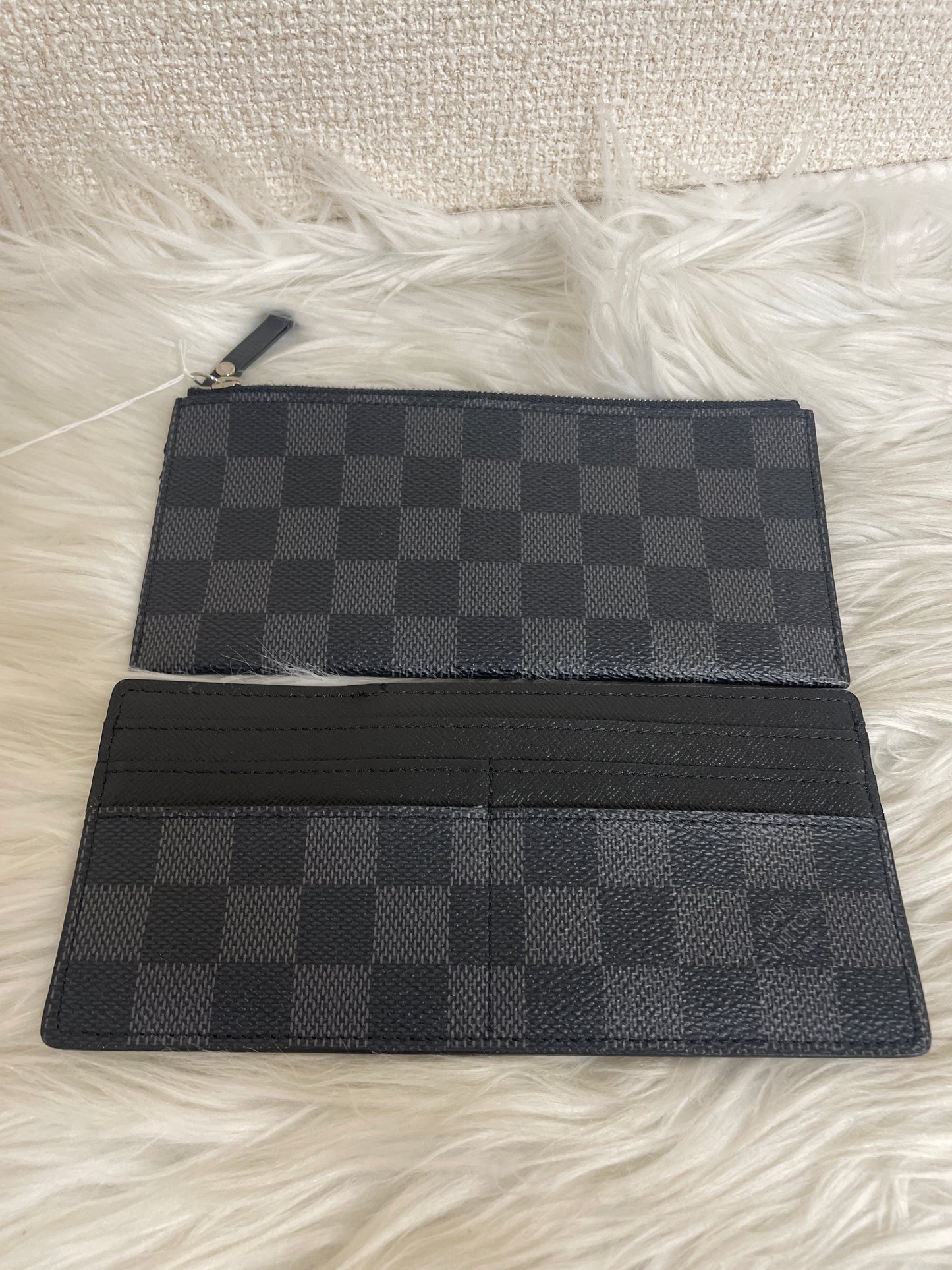 Louis Vuitton Gray Wallets A-16655