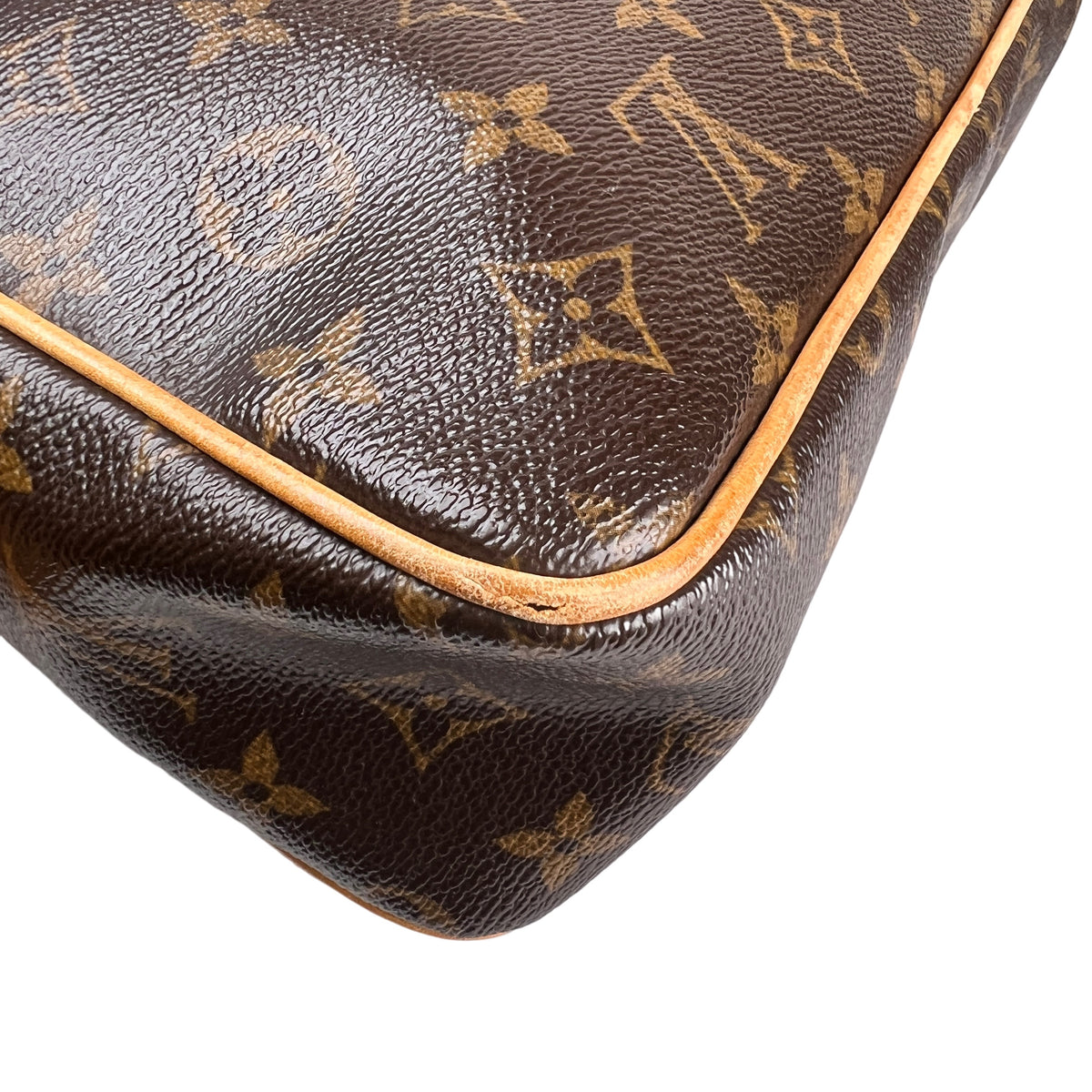 Louis Vuitton Brown Shoulder Bags A-16661