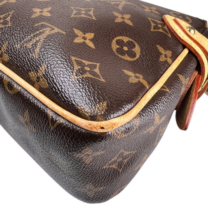 Louis Vuitton Brown Shoulder Bags A-16661