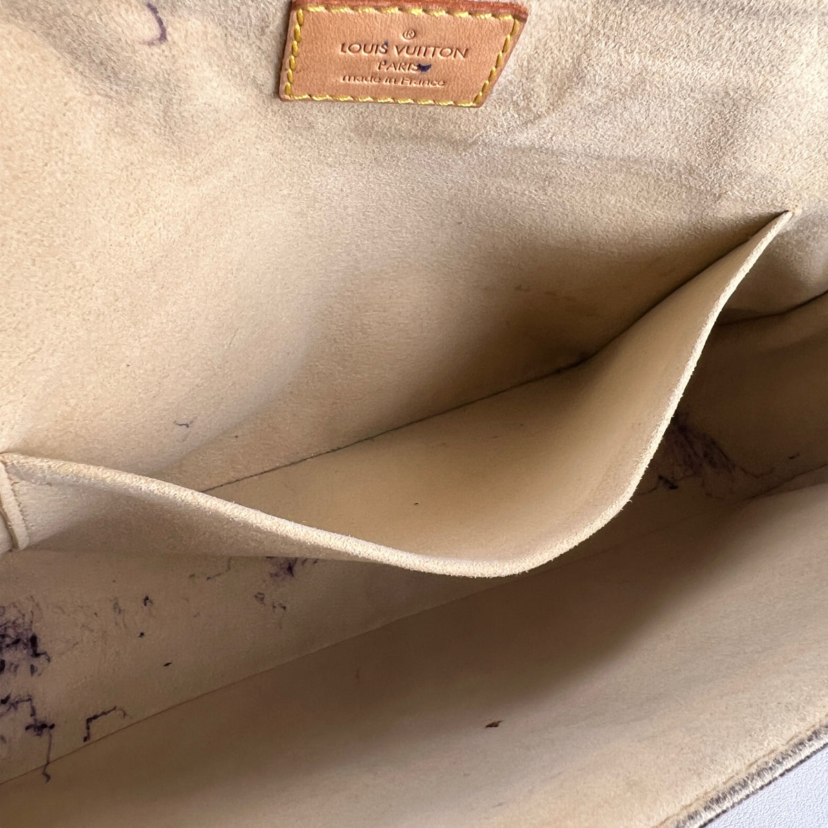 Louis Vuitton Brown Shoulder Bags A-16661