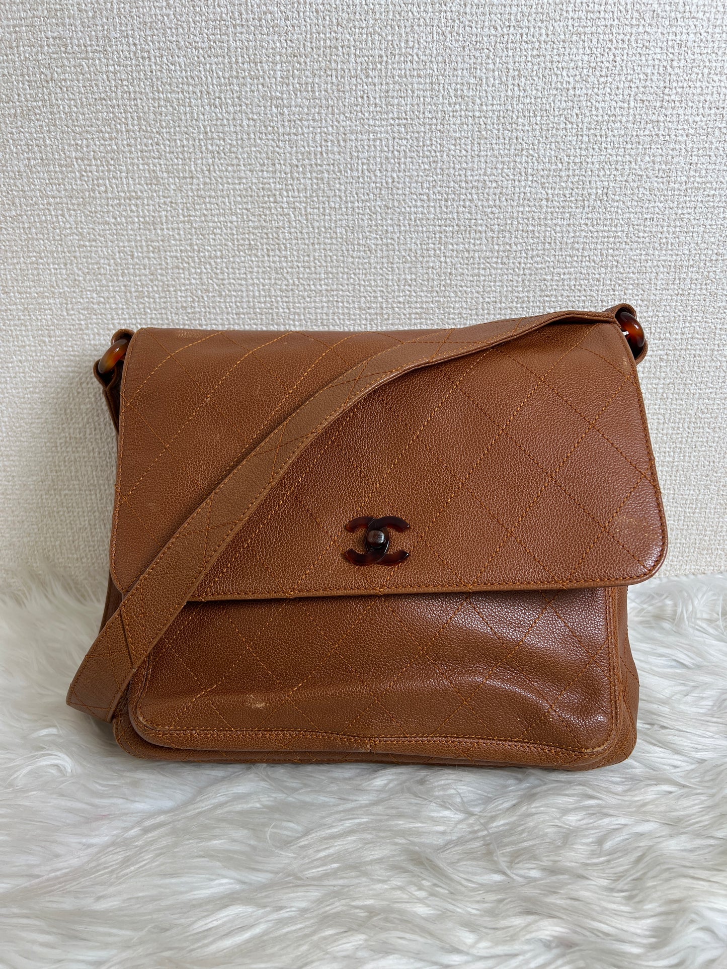 Chanel Brown Shoulder Bags A-16662