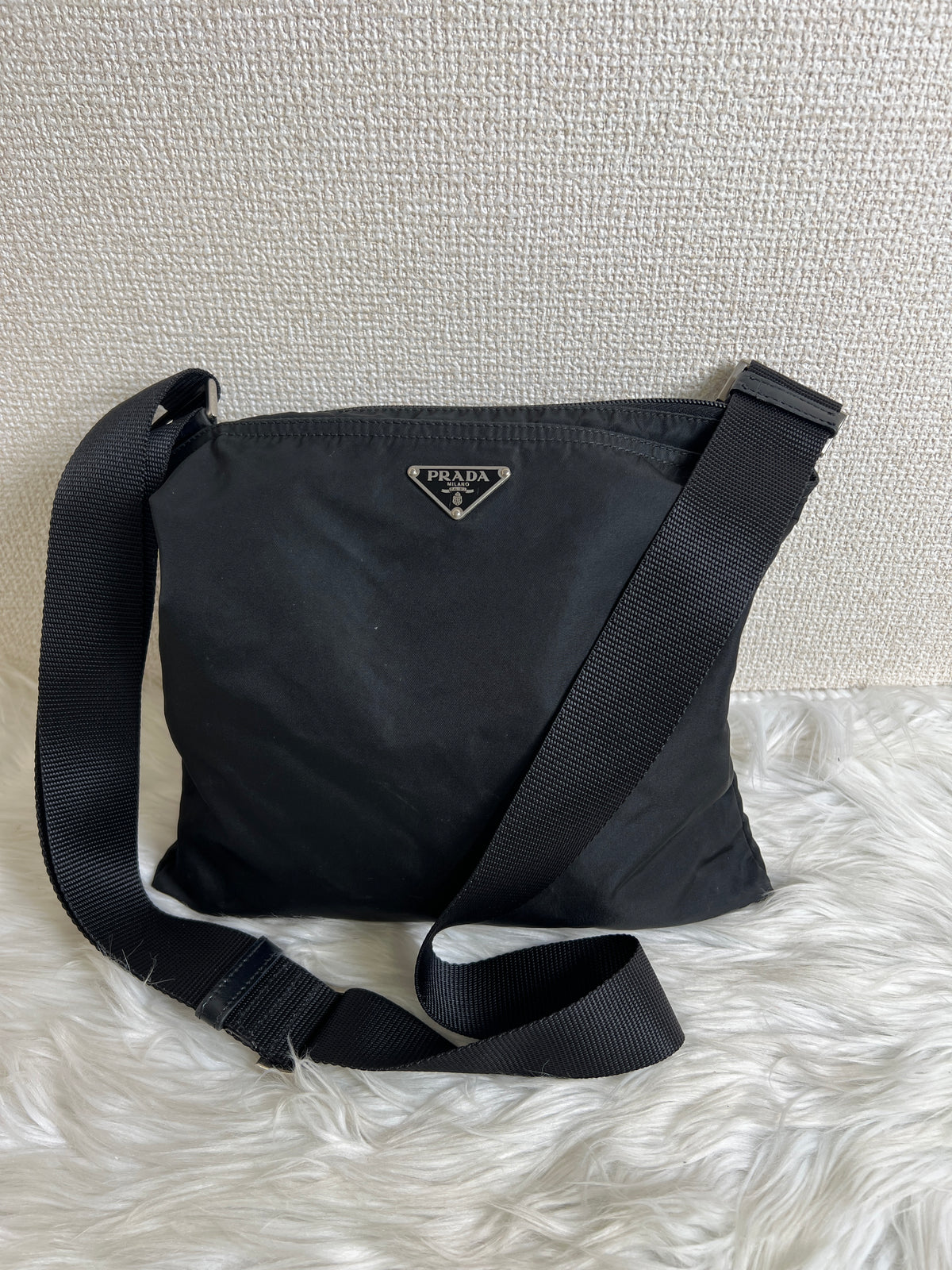 Prada Black Shoulder Bags A-16671