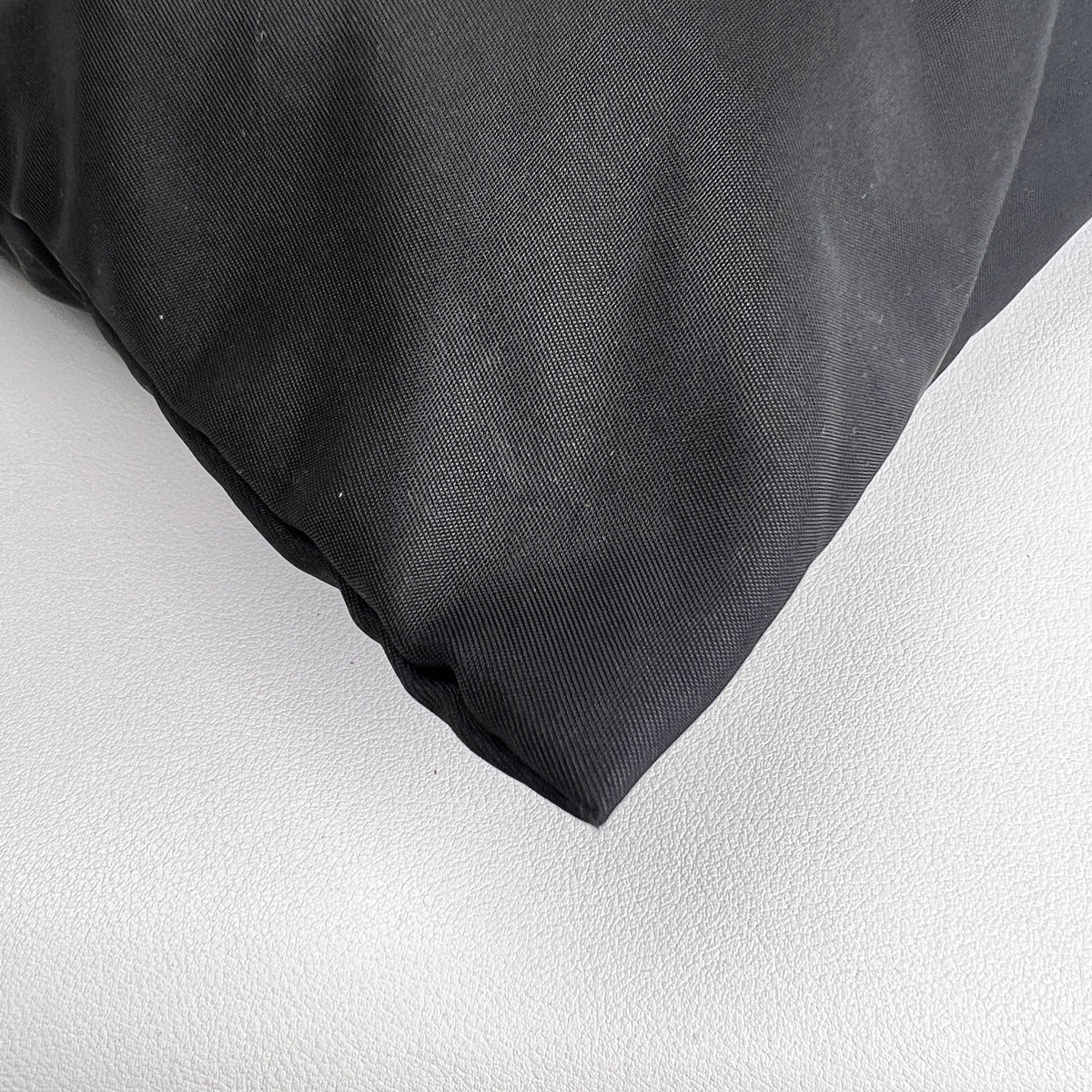 Prada Black Shoulder Bags A-16671